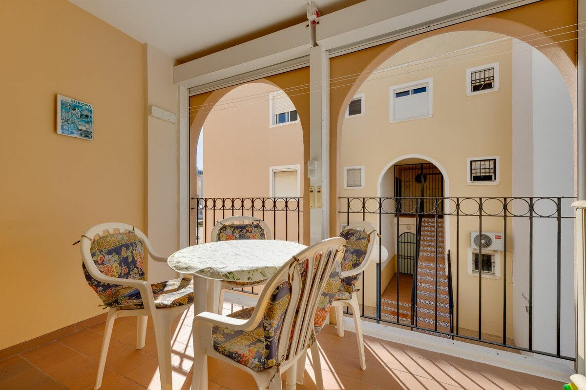 2-bedroom Villa In Torrevieja, Spain (60 M²)