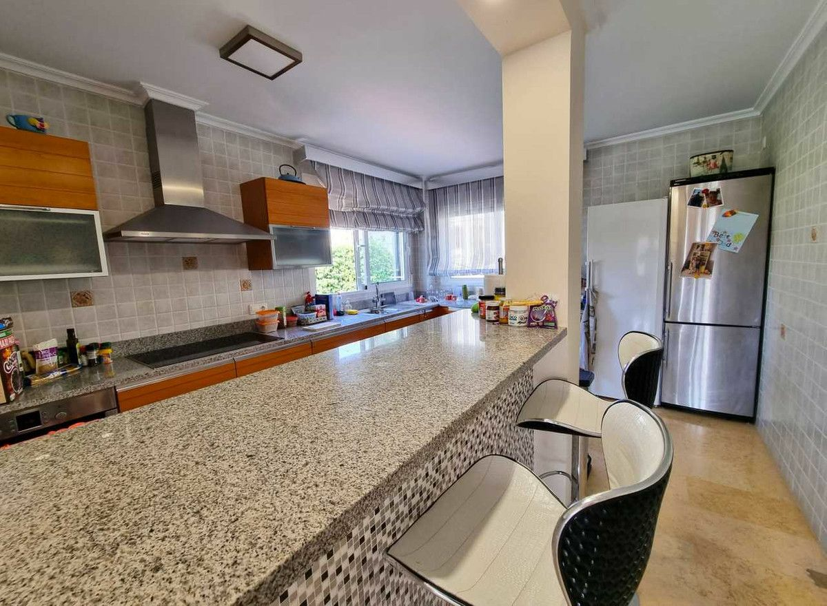 5-bedroom Villa In Torrevieja, Spain (469 M²)