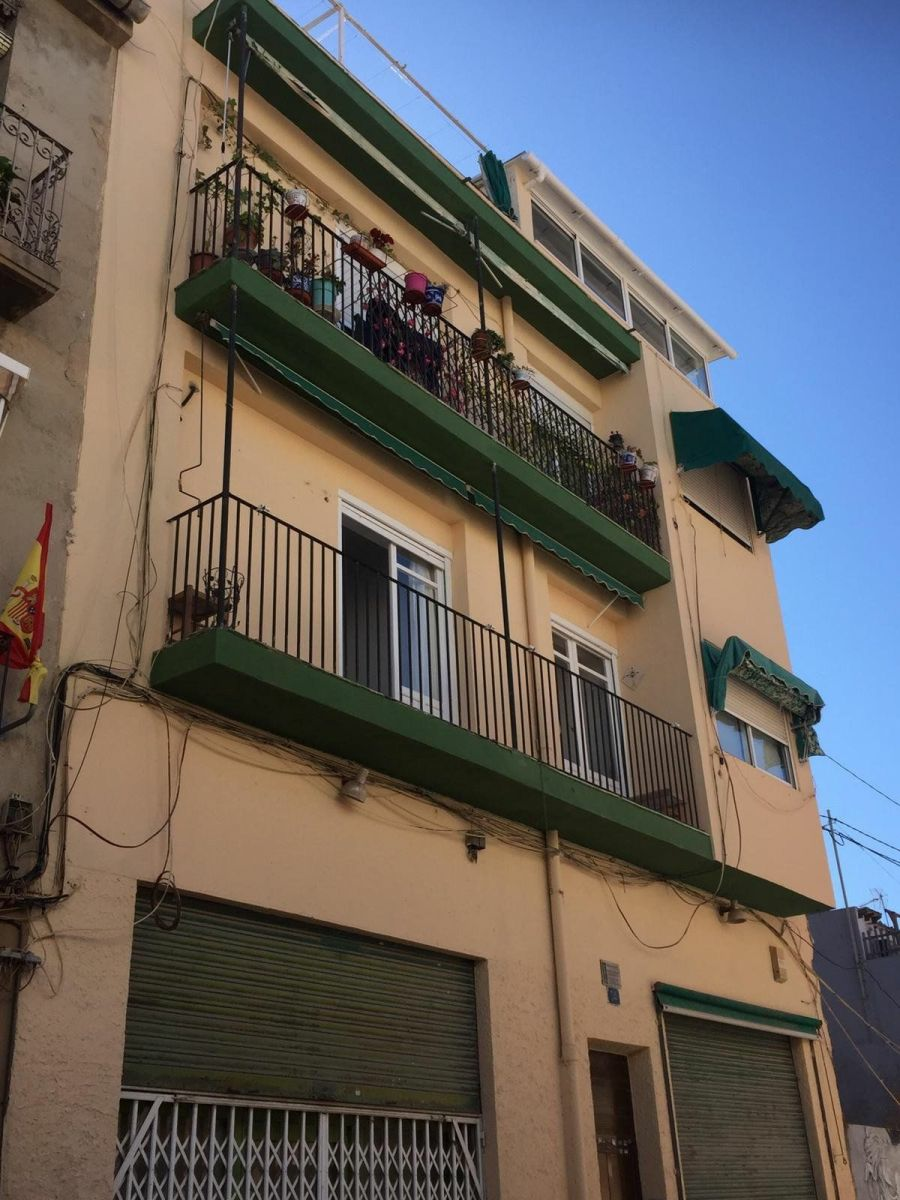 4-bedroom Apartment In Alicante, Spain (103 M²)
