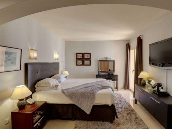 3-bedroom Penthouse In Calvià, Spain (194 M²)