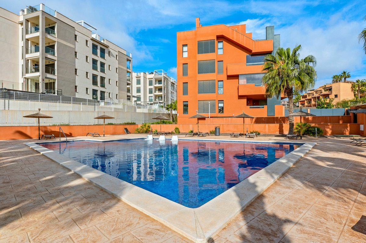 2-bedroom Apartment In Orihuela Costa, Spain (87 M²)