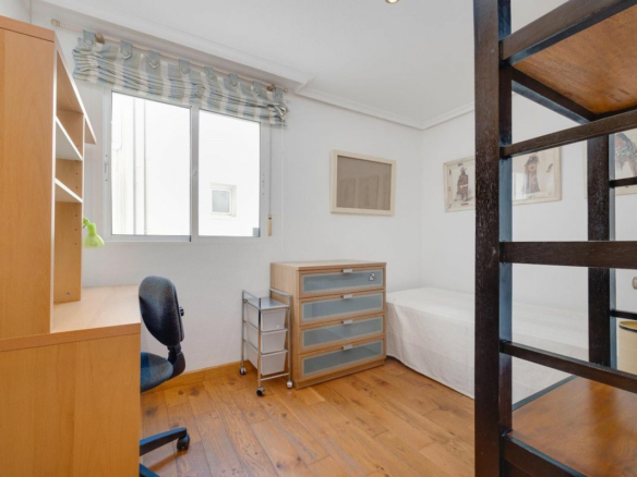 3-bedroom Apartment In Torrevieja, Spain (105 M²)