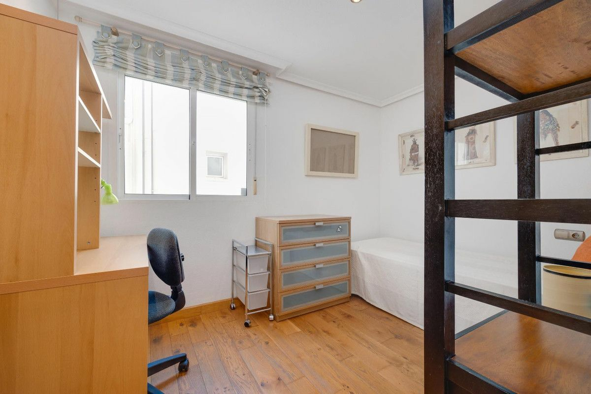 3-bedroom Apartment In Torrevieja, Spain (105 M²)
