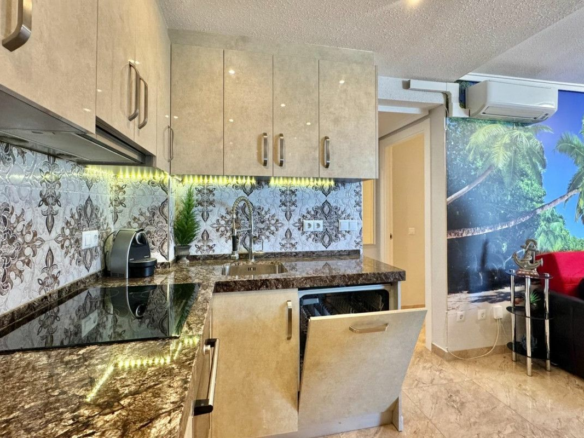 2-bedroom Apartment In Torrevieja, Spain (62 M²)