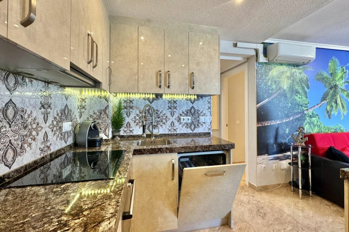2-bedroom Apartment In Torrevieja, Spain (62 M²)
