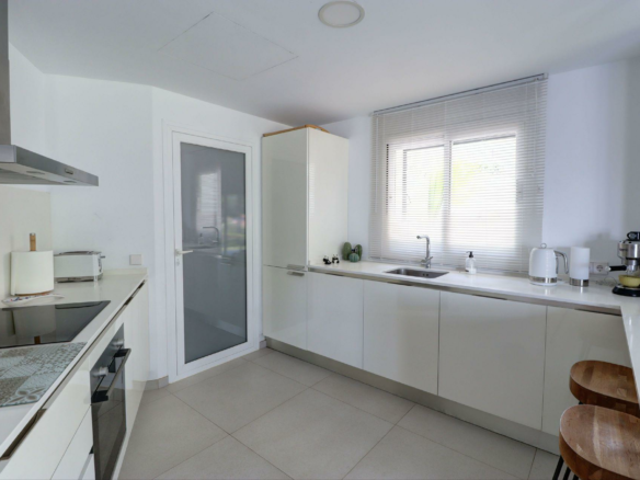 3-bedroom Apartment In Calvià, Spain (136 M²)