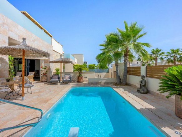 3-bedroom Villa In Benijofar, Spain (266 M²)