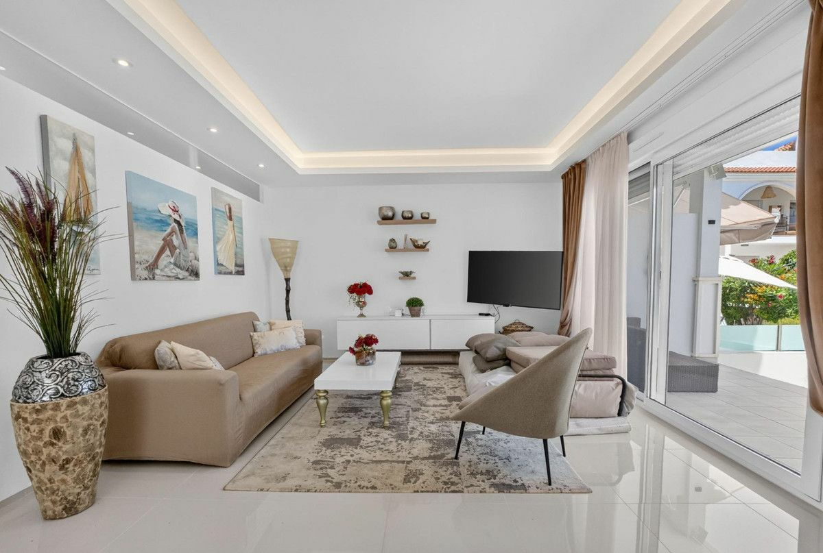 2-bedroom Apartment In Rojales, Spain (82 M²)