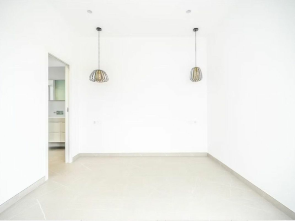 5-bedroom Villa In Los Alcázares, Spain (225 M²)
