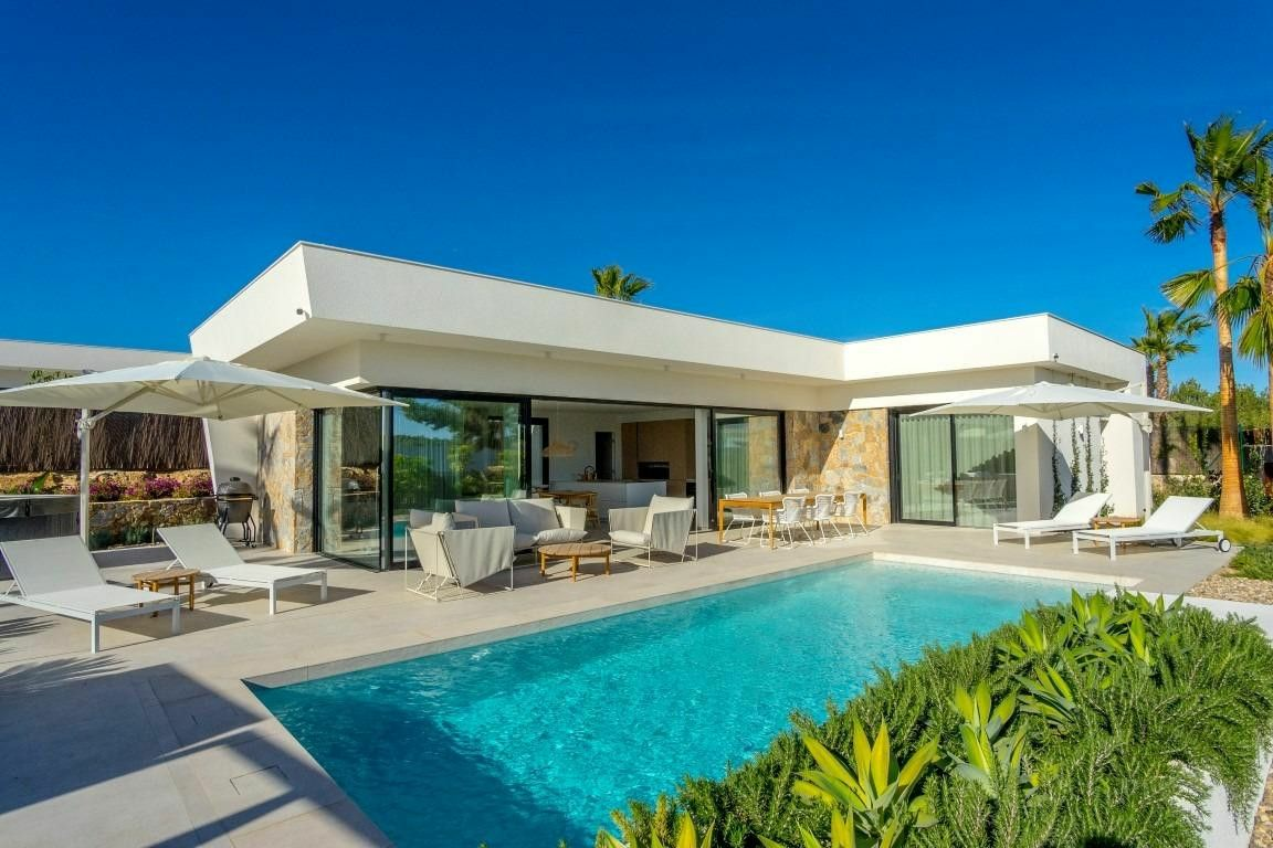 3-bedroom Villa In Orihuela, Spain (177 M²)