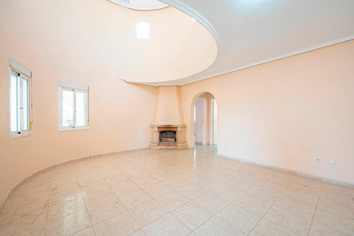 3-bedroom Villa In Rojales, Spain (151 M²)