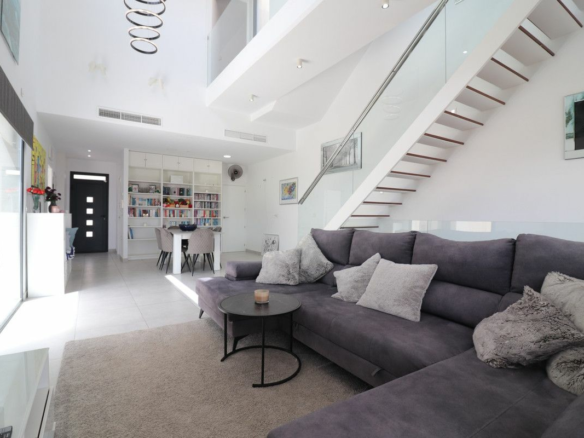 4-bedroom Villa In Benijofar, Spain (319 M²)