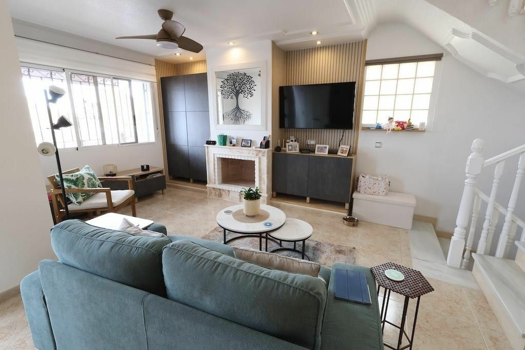 5-bedroom Villa In Orihuela Costa, Spain (208 M²)