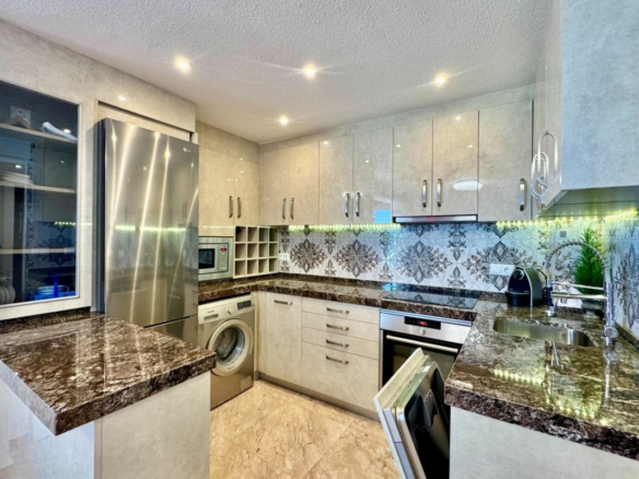 2-bedroom Apartment In Torrevieja, Spain (62 M²)