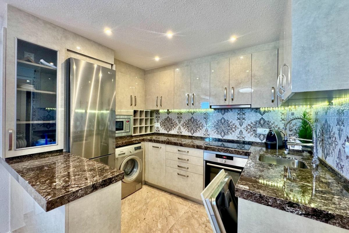 2-bedroom Apartment In Torrevieja, Spain (62 M²)