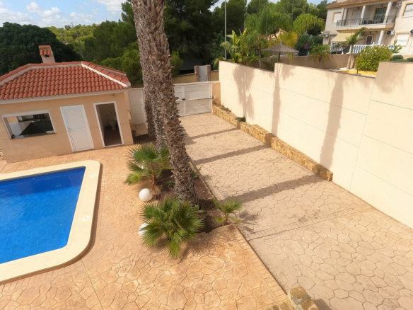 5-bedroom Villa In Algorfa, Spain (300 M²)