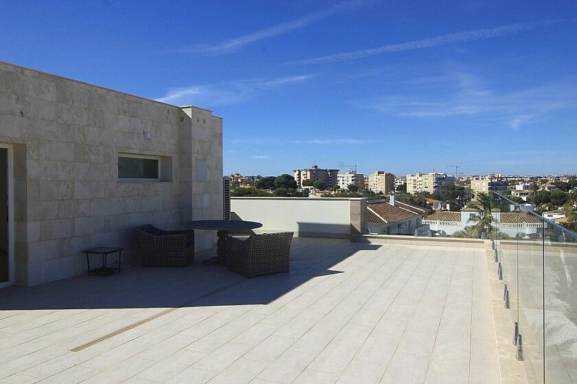 5-bedroom Villa In Orihuela Costa, Spain (306 M²)
