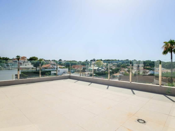 3-bedroom House In Orihuela, Spain (190 M²)