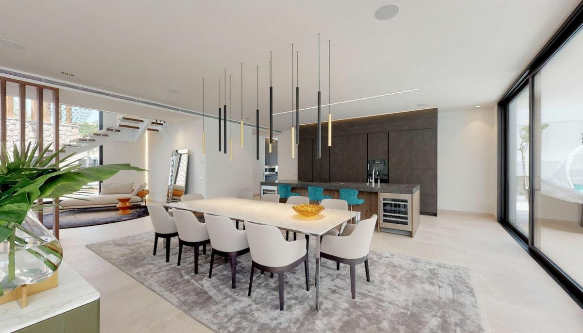 6-bedroom Villa In Calvià, Spain (748 M²)