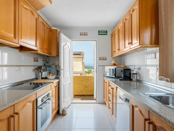 3-bedroom Villa In Gran Alacant, Spain (195 M²)