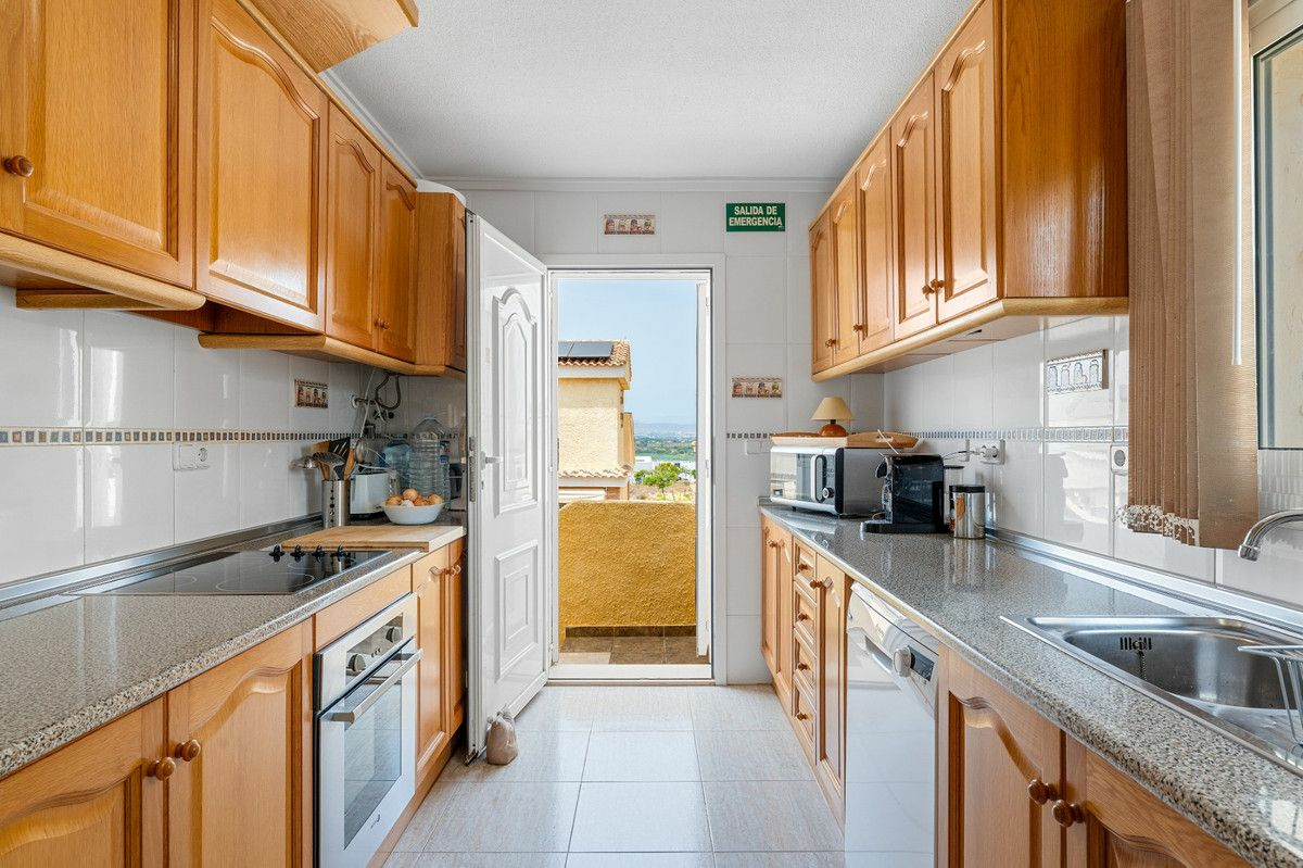 3-bedroom Villa In Gran Alacant, Spain (195 M²)