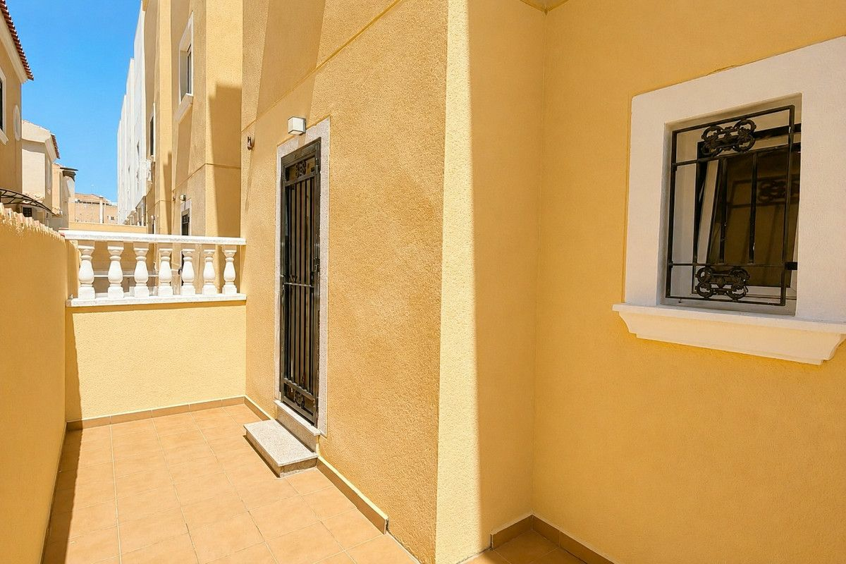 3-bedroom House In Orihuela Costa, Spain (140 M²)