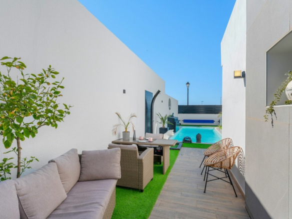 4-bedroom Villa In Fortuna, Spain (120 M²)