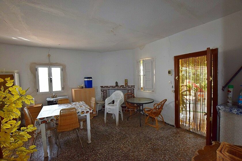 3-bedroom Villa In Albatera, Spain (100 M²)