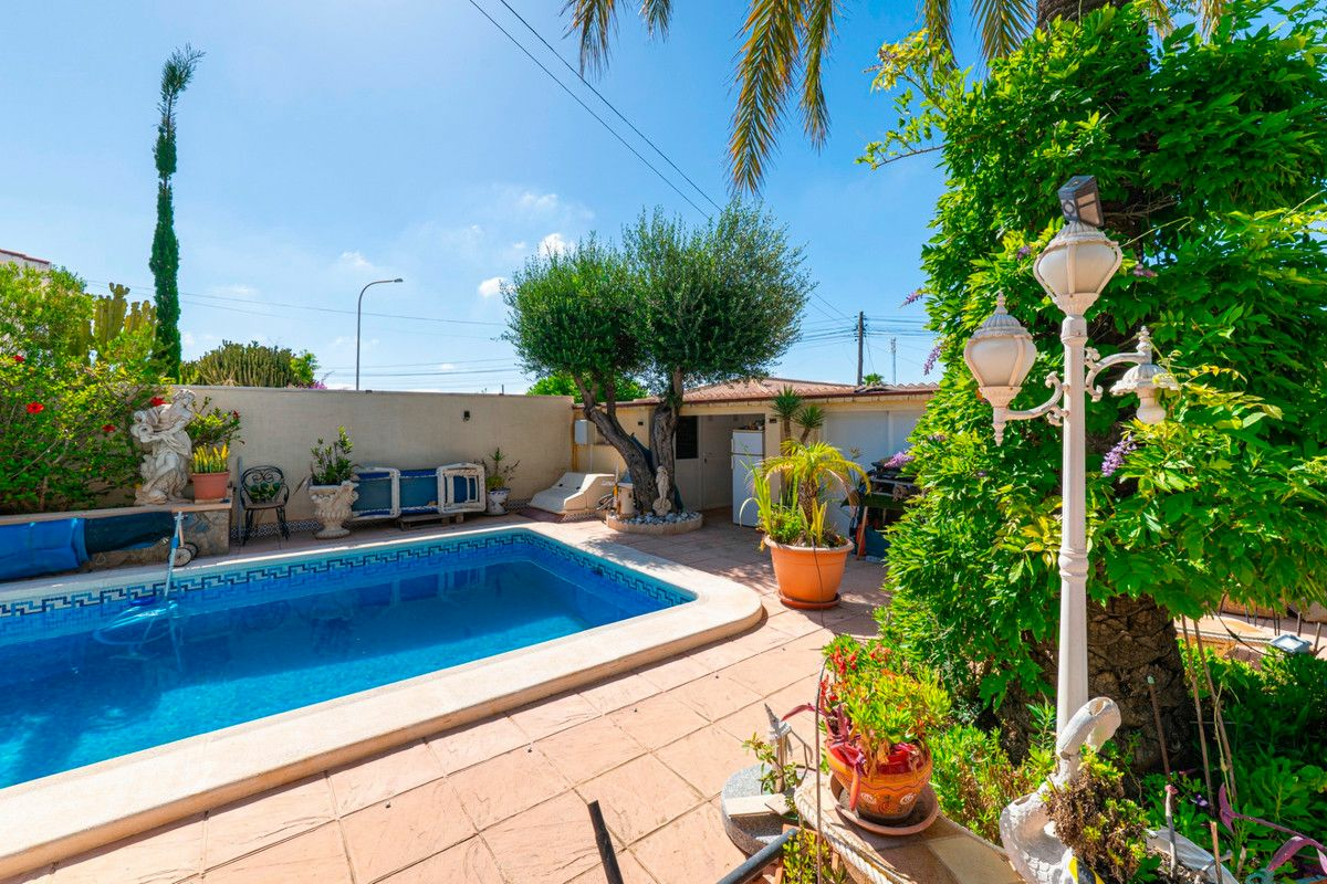 3-bedroom Villa In Rojales, Spain (146 M²)