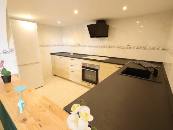 5-bedroom Villa In Orihuela Costa, Spain (208 M²)
