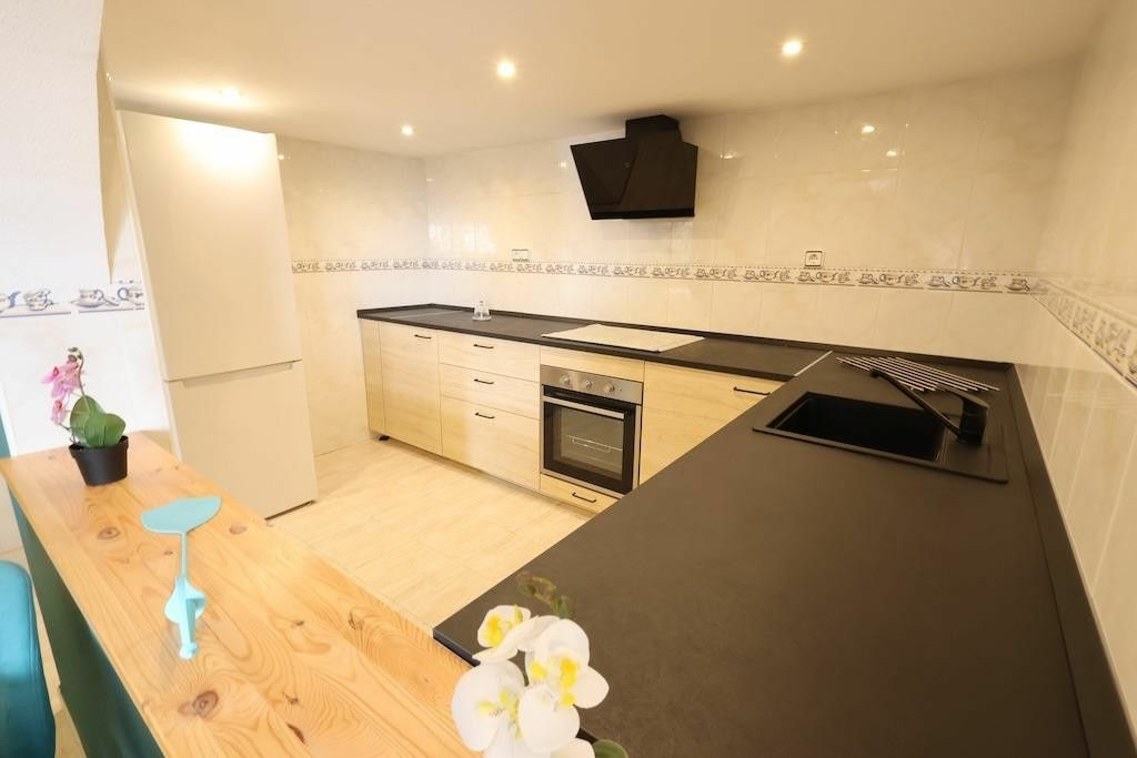 5-bedroom Villa In Orihuela Costa, Spain (208 M²)