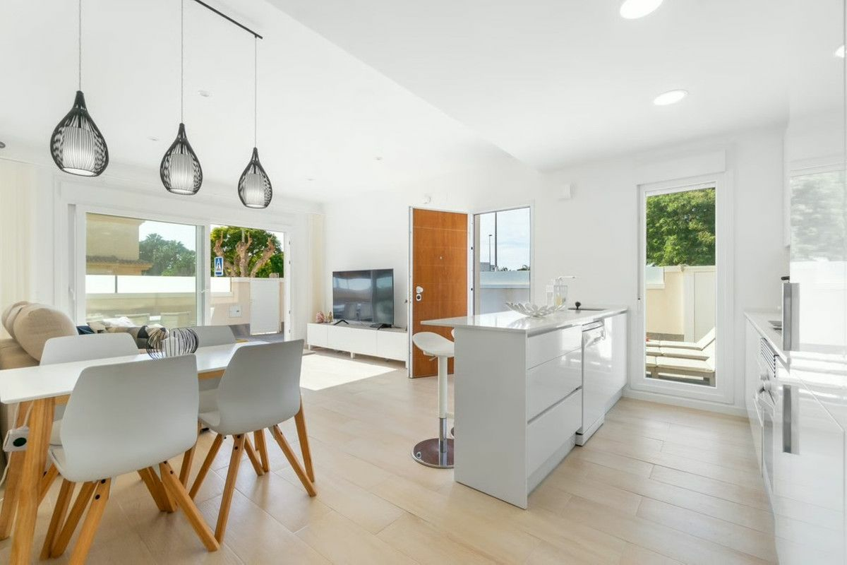 3-bedroom Villa In Pilar De La Horadada, Spain (108 M²)