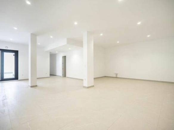 5-bedroom Villa In Los Alcázares, Spain (225 M²)