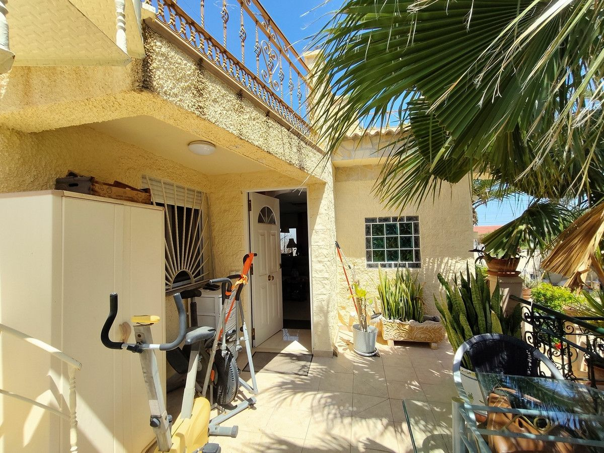 3-bedroom Villa In Rojales, Spain (140 M²)