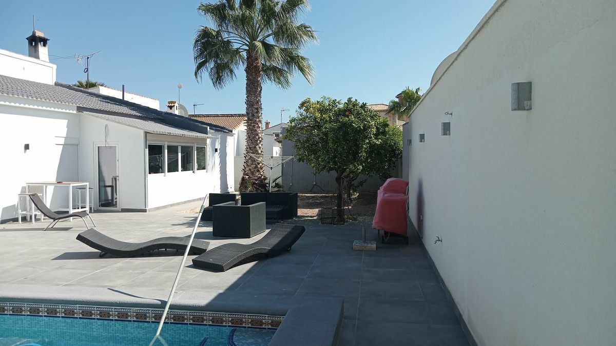 4-bedroom Villa In Orihuela Costa, Spain (174 M²)