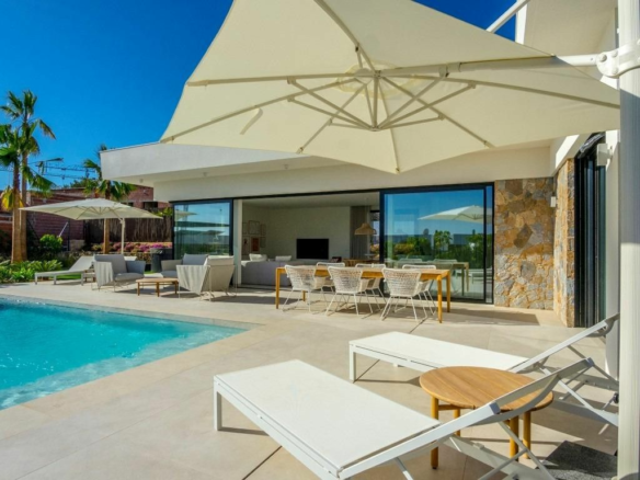 3-bedroom Villa In Orihuela, Spain (177 M²)