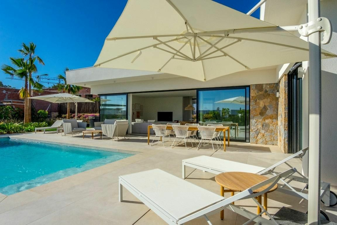 3-bedroom Villa In Orihuela, Spain (177 M²)