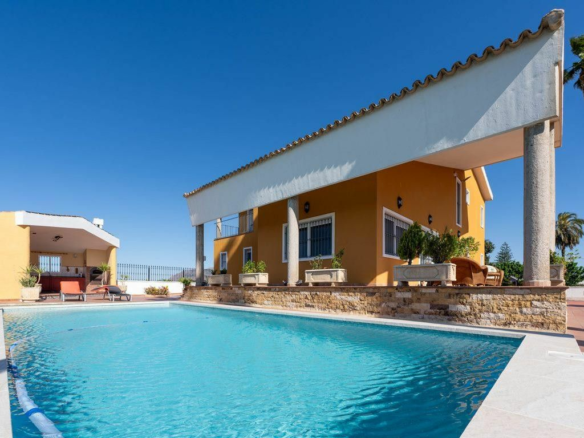 5-bedroom House In Orihuela, Spain (500 M²)