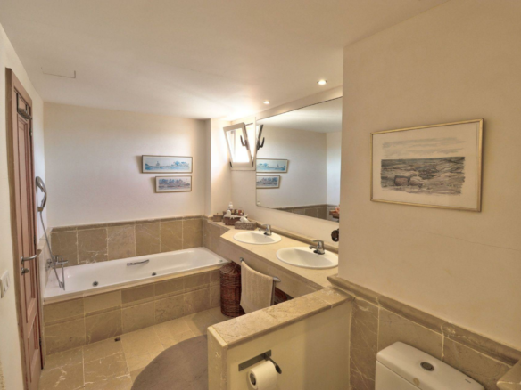 3-bedroom Penthouse In Calvià, Spain (194 M²)
