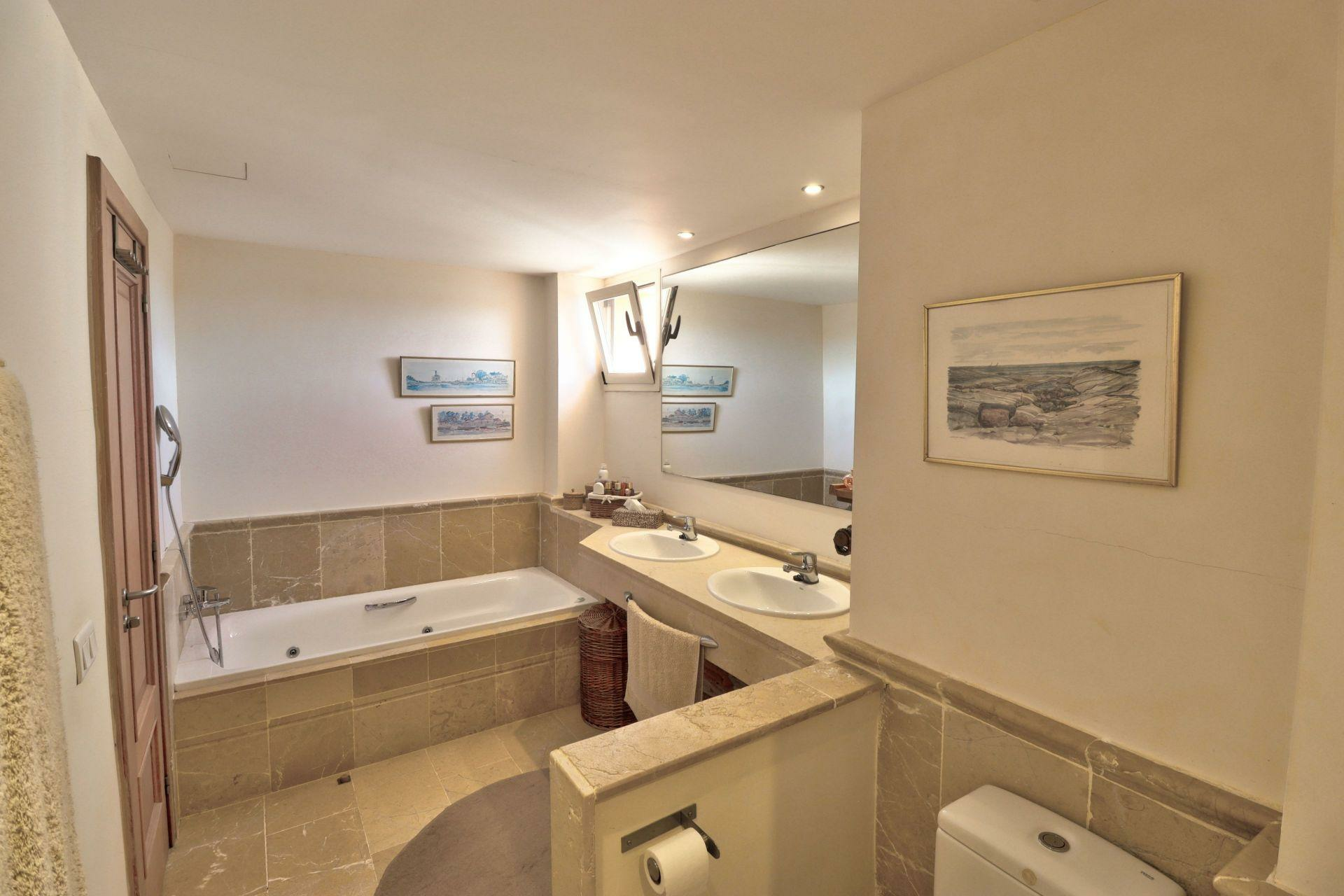 2-8-79fe8c 3-bedroom Penthouse In Calvià, Spain (194 M²)