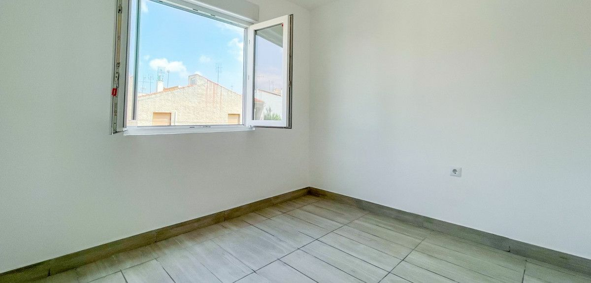 2-bedroom Apartment In Torrevieja, Spain (68 M²)