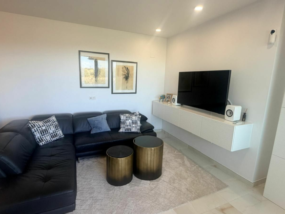 3-bedroom Apartment In Orihuela Costa, Spain (90 M²)