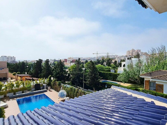 5-bedroom Villa In Torrevieja, Spain (438 M²)