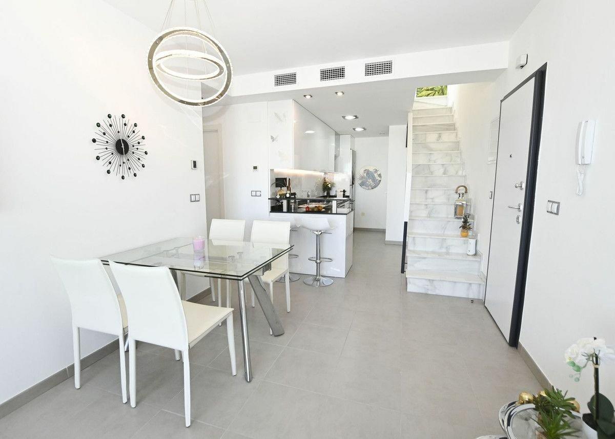 2-bedroom Apartment In Arenales Del Sol, Spain (64 M²)