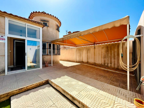 3-bedroom Villa In Torrevieja, Spain (126 M²)