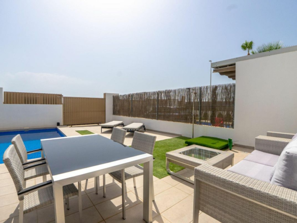 3-bedroom Villa In Guardamar Del Segura, Spain (178 M²)