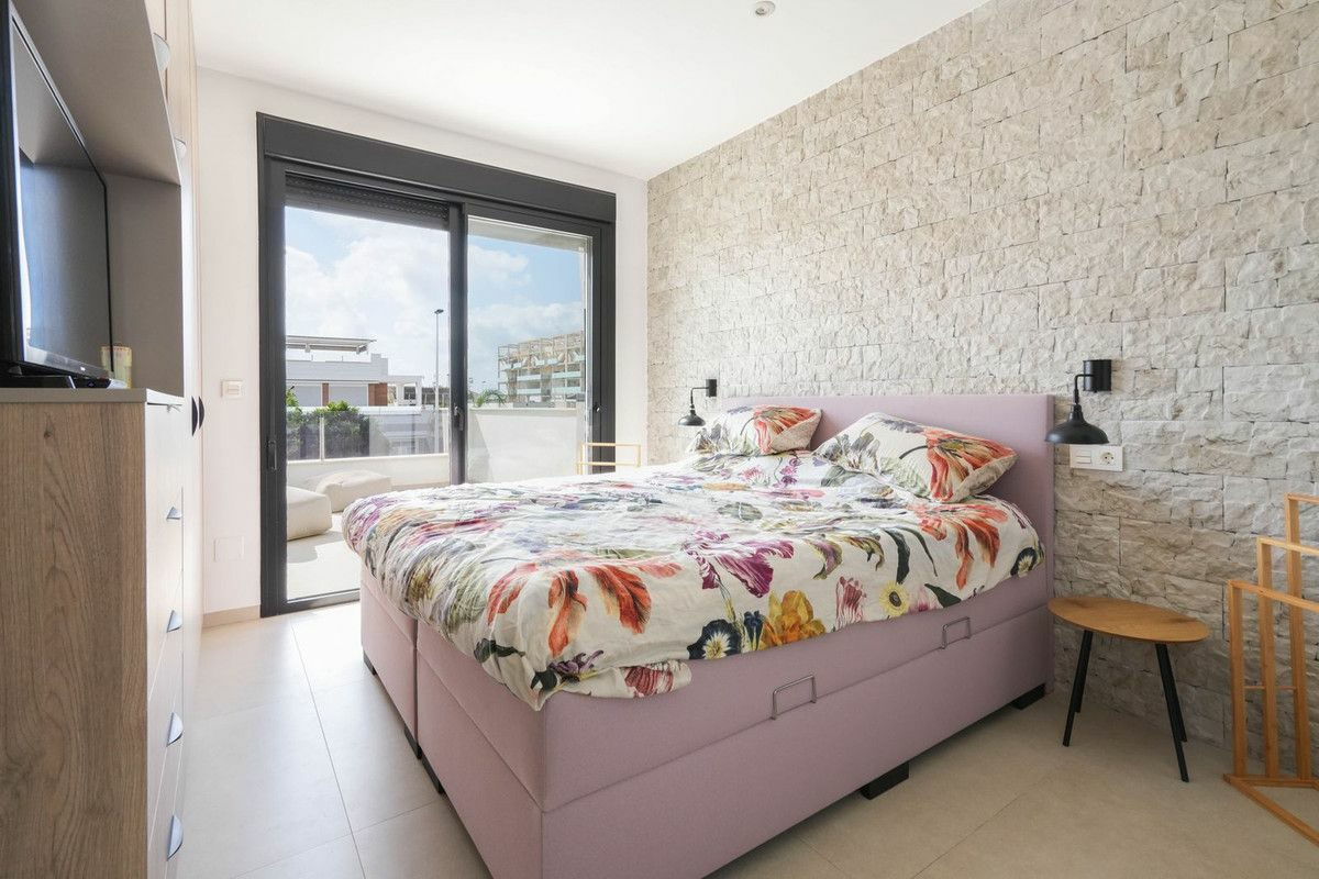 5-bedroom Villa In San Pedro Del Pinatar, Spain (143 M²)
