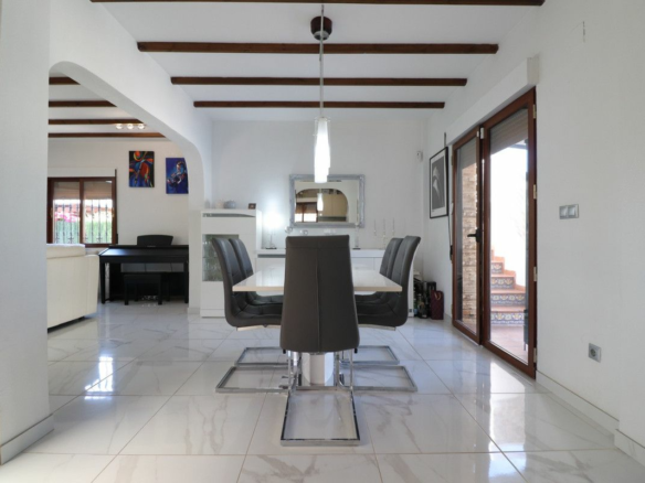 3-bedroom Villa In Benijofar, Spain (110 M²)