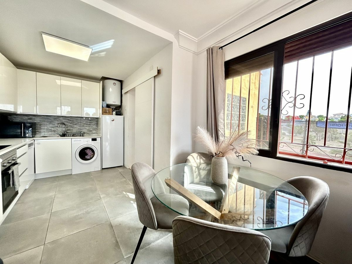2-bedroom Villa In Orihuela Costa, Spain (77 M²)