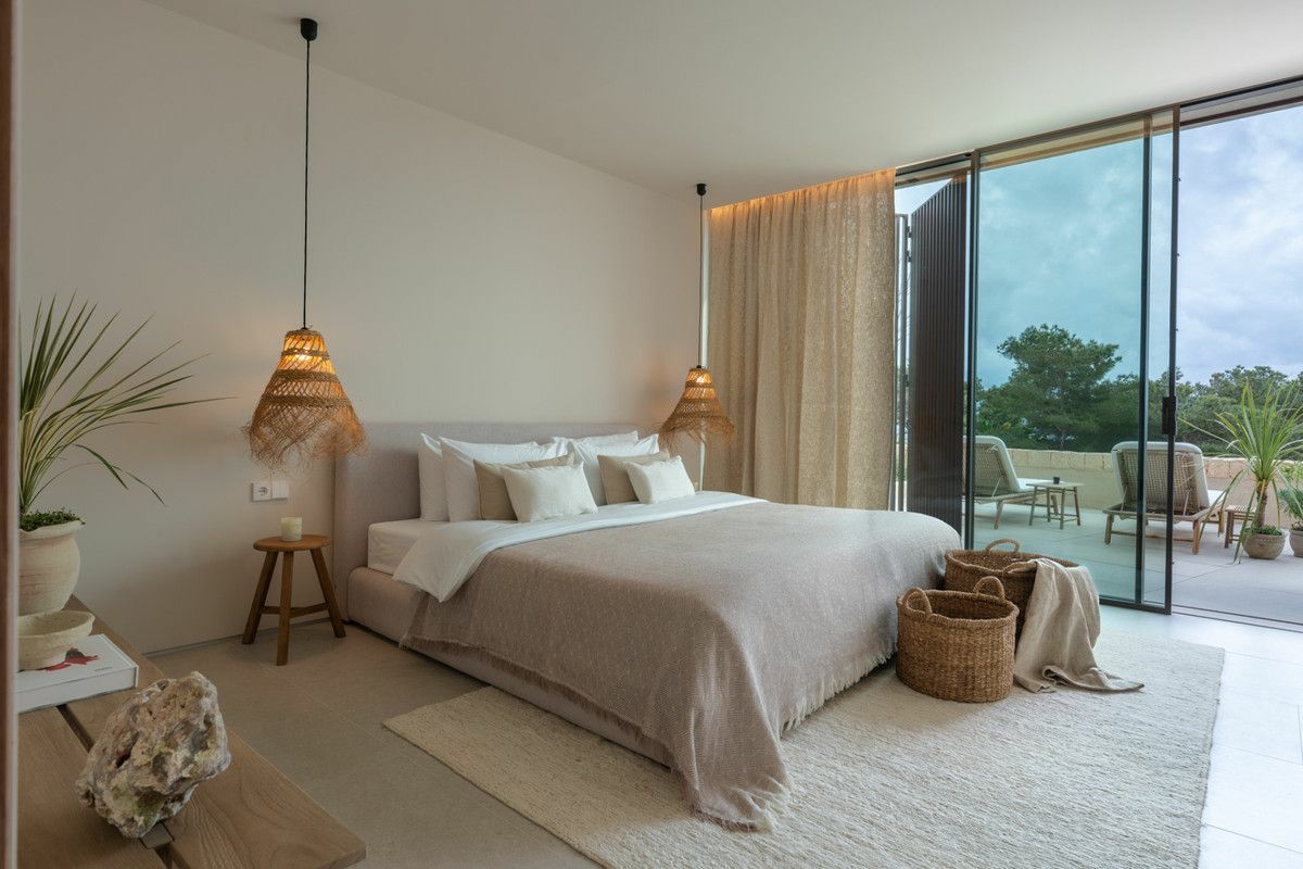 6-bedroom Villa In Ibiza, Spain (600 M²)